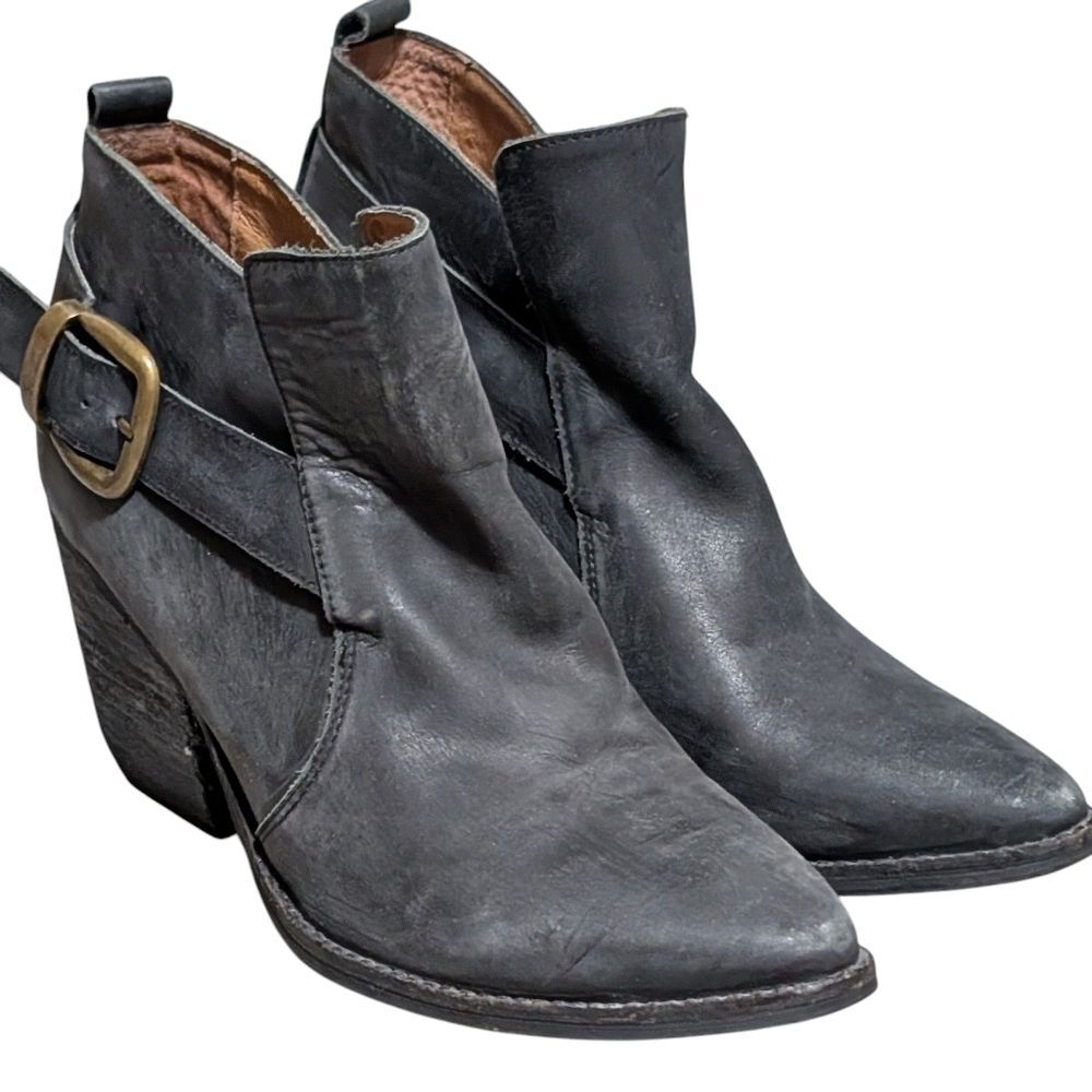 Jeffrey Campbell Ibiza Last Jonas Ankle Booties size 7.5 destressed pointed toe